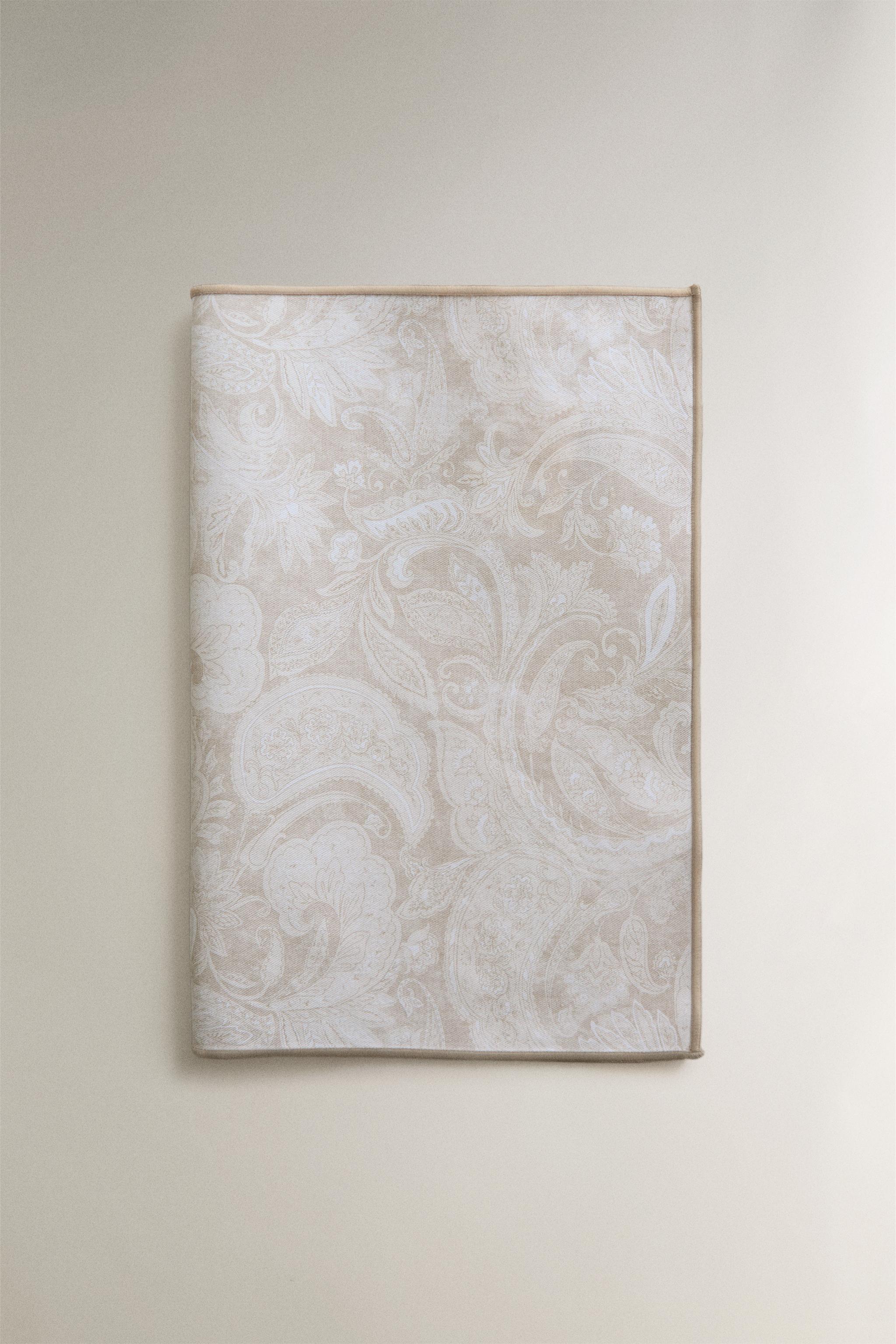 PAISLEY PRINT RESIN-COATED PLACEMAT